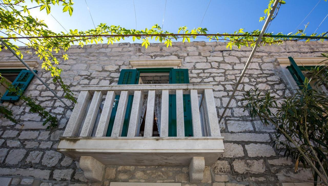 Villa Visilo Stone House à Pucisca Extérieur photo